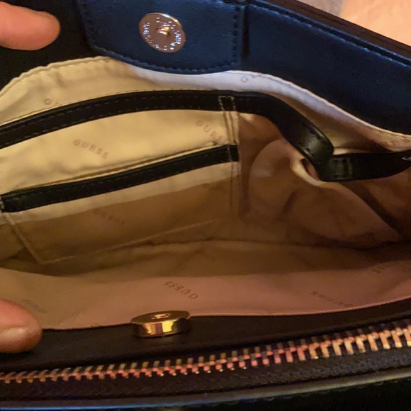 Guess black Purse - Picture 6 of 15